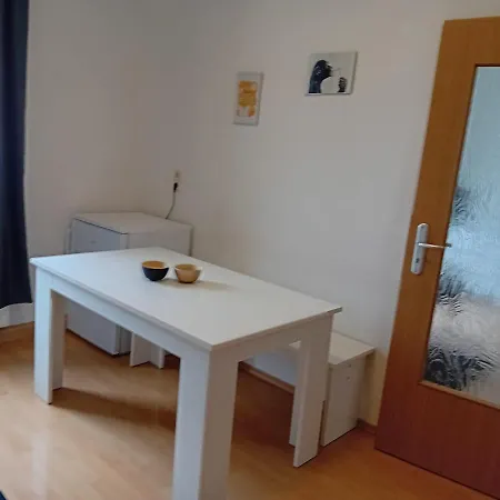 Stellas Monteurwohnungen Appartement *