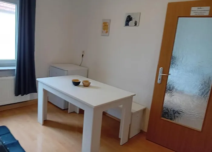 Stellas Monteurwohnungen Appartamento *