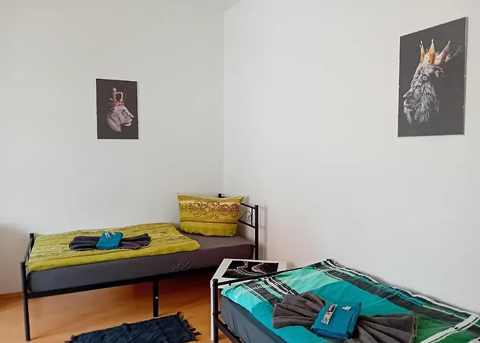 Stellas Monteurwohnungen Appartamento Werdau